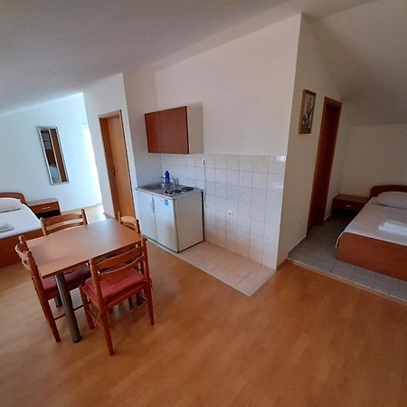 וודיצה Apartments Nikolas מראה חיצוני תמונה