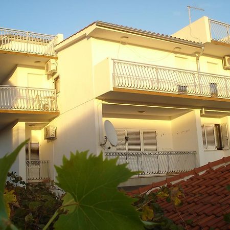 וודיצה Apartments Nikolas מראה חיצוני תמונה