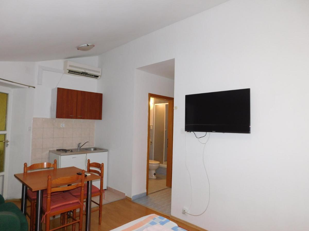 וודיצה Apartments Nikolas מראה חיצוני תמונה