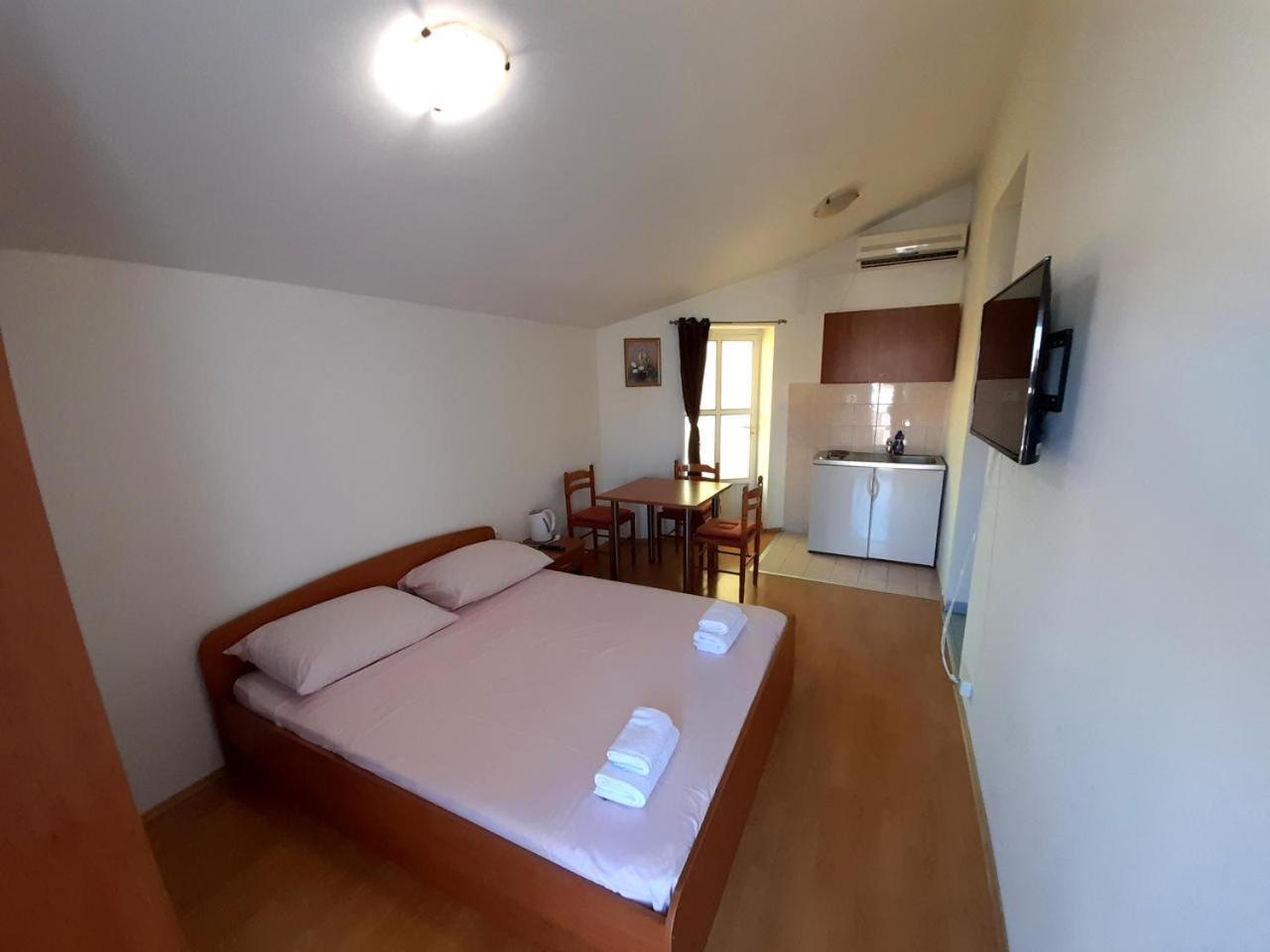 וודיצה Apartments Nikolas מראה חיצוני תמונה