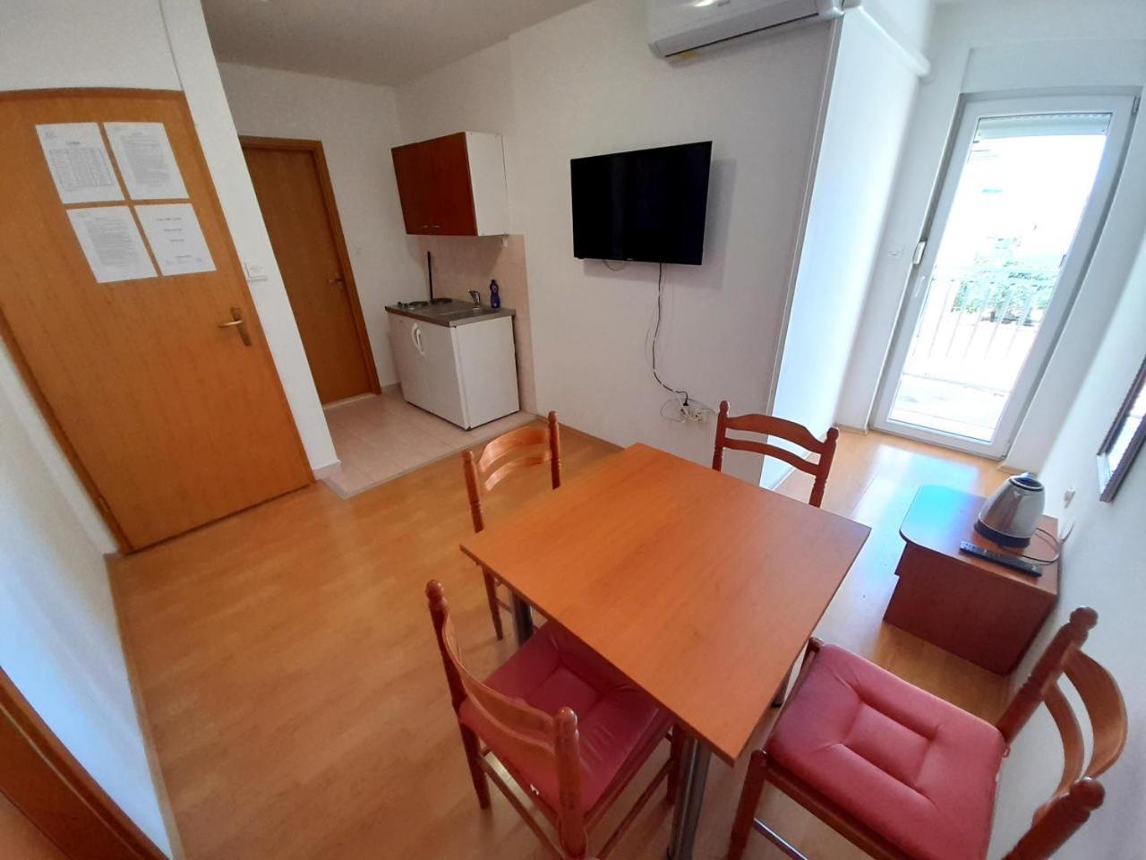 וודיצה Apartments Nikolas מראה חיצוני תמונה