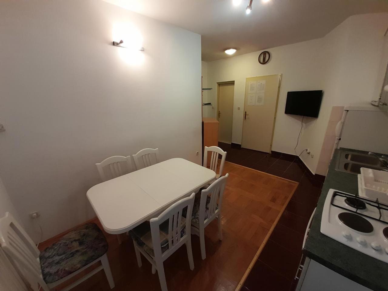 וודיצה Apartments Nikolas מראה חיצוני תמונה