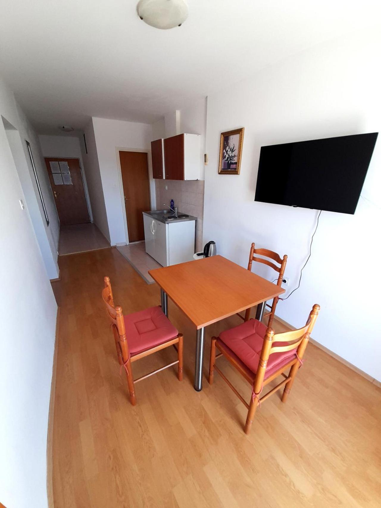 וודיצה Apartments Nikolas מראה חיצוני תמונה