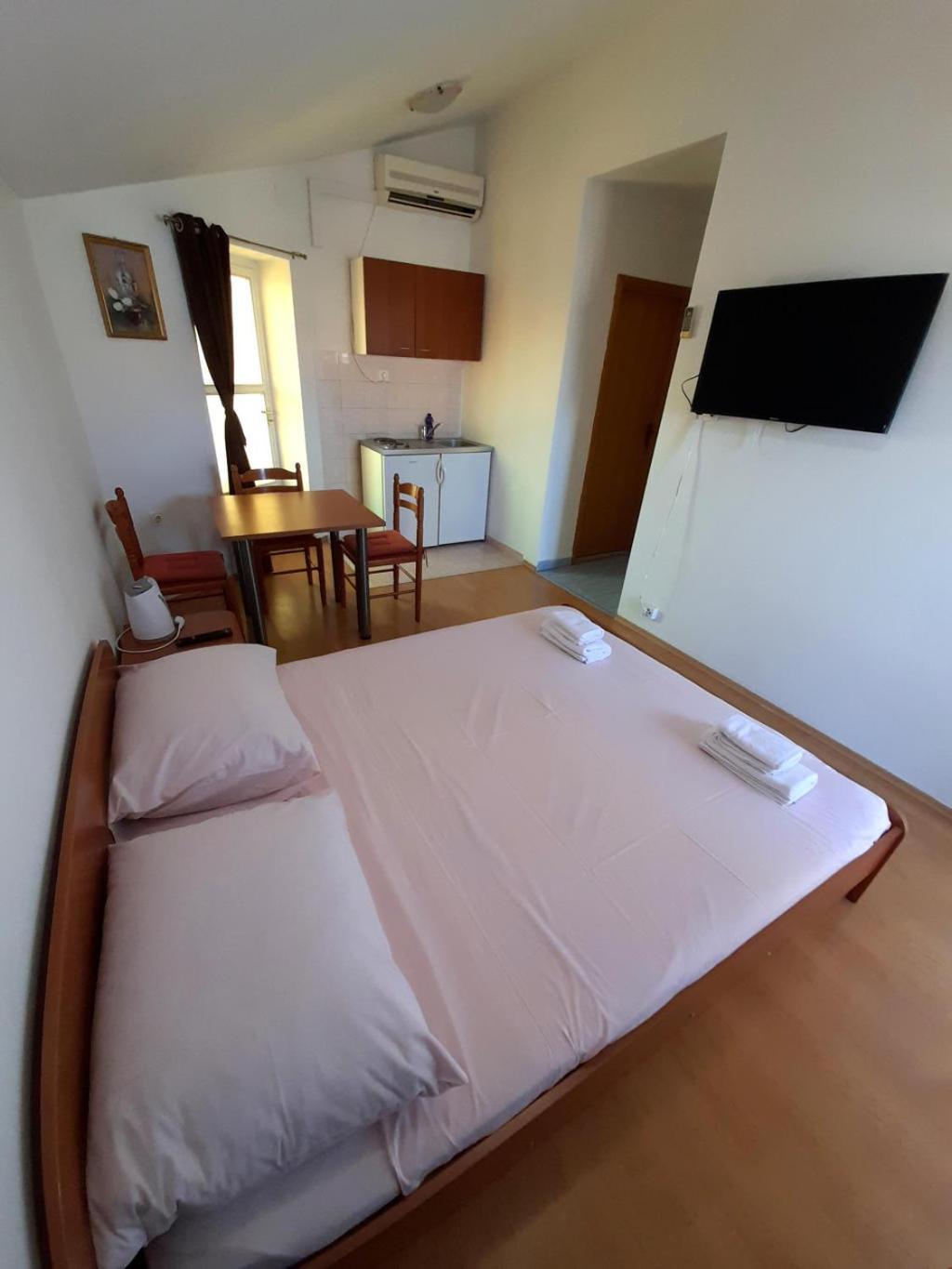 וודיצה Apartments Nikolas מראה חיצוני תמונה