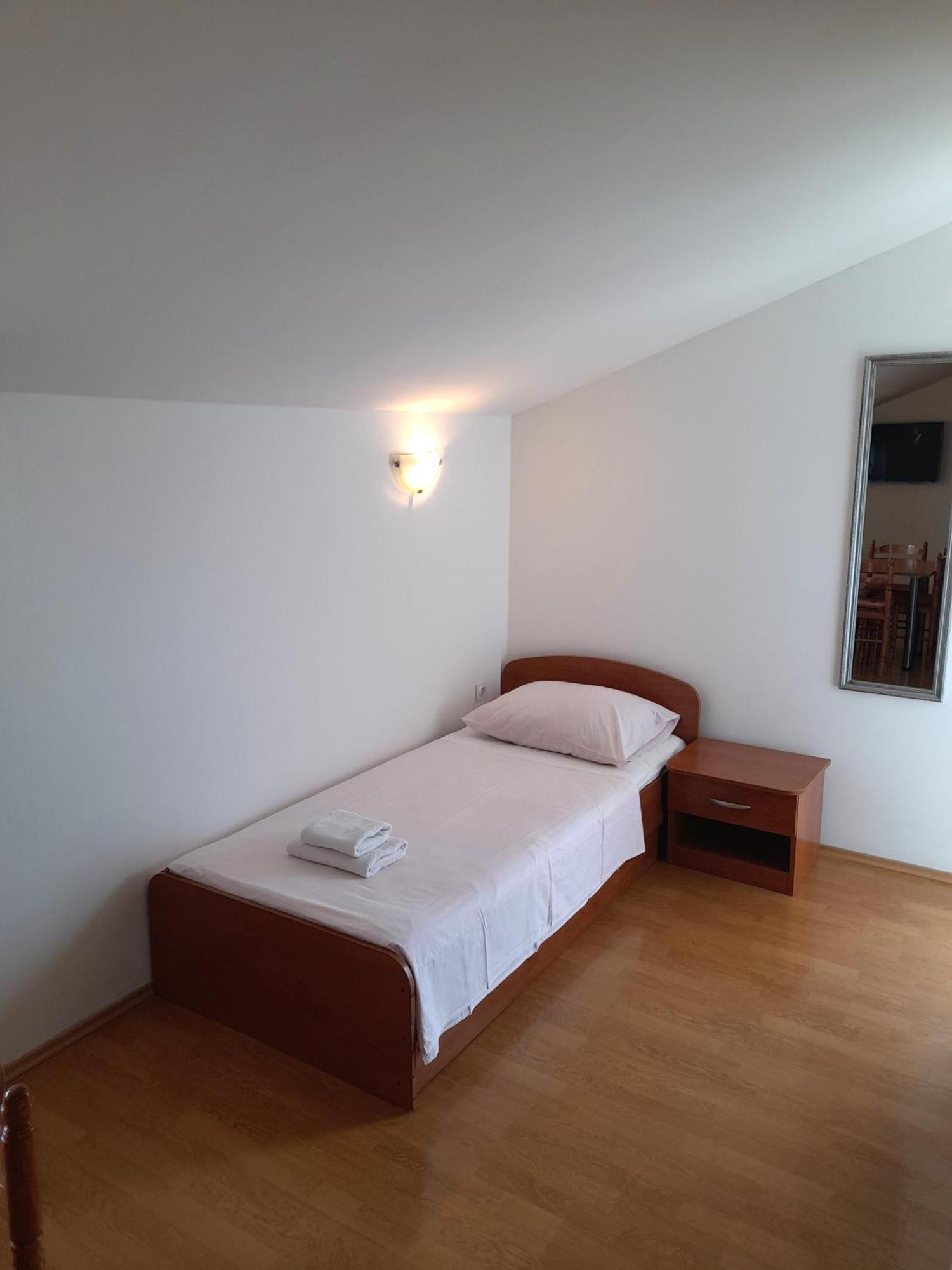 וודיצה Apartments Nikolas מראה חיצוני תמונה