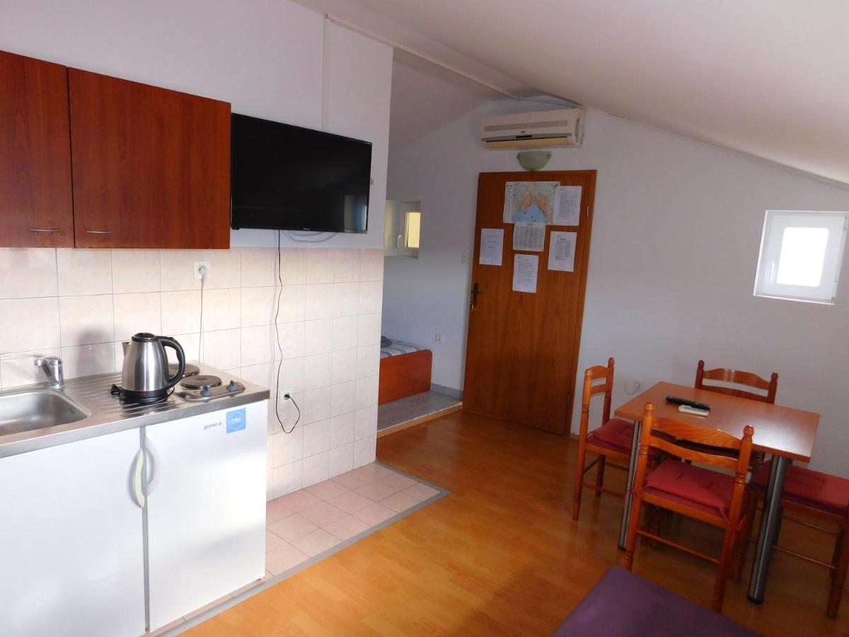 וודיצה Apartments Nikolas מראה חיצוני תמונה