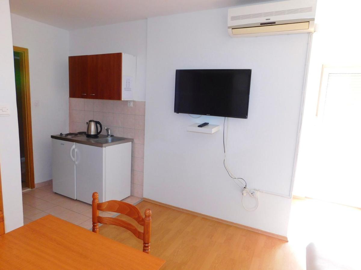וודיצה Apartments Nikolas מראה חיצוני תמונה
